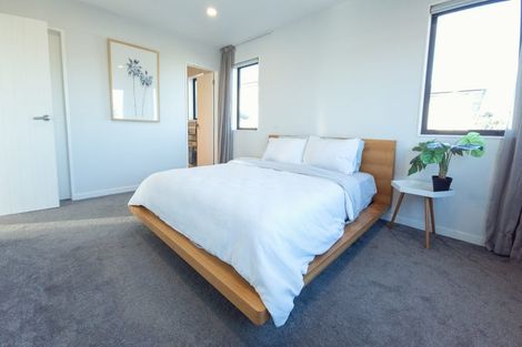 Photo of property in 1 Crompton Place, Orewa, 0931
