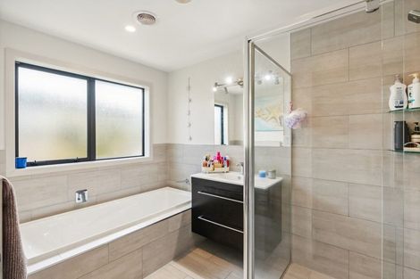 Photo of property in 92 The Drive, Paraparaumu Beach, Paraparaumu, 5032