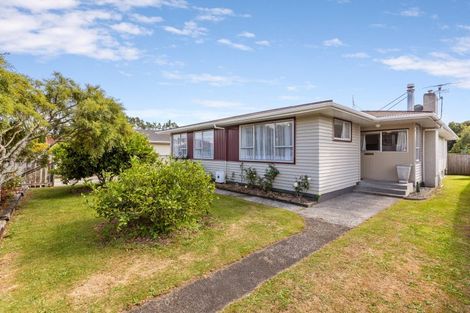 Photo of property in 6 Kauri Street, Merrilands, New Plymouth, 4312