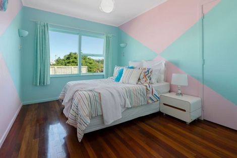 Photo of property in 1/12 Munstead Place, Hillcrest, Auckland, 0627