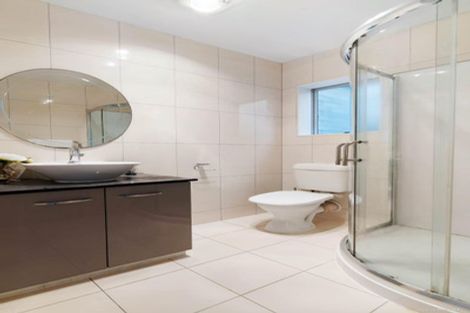 Photo of property in 11a Gerwyn Place, Pakuranga Heights, Auckland, 2010