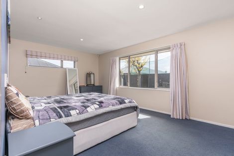 Photo of property in 8 Okuku Place, Hei Hei, Christchurch, 8042