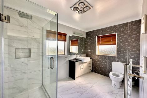 Photo of property in 23 Packspur Drive, Flat Bush, Auckland, 2016