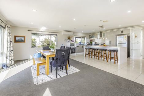 Photo of property in 11 Henriette Place, The Gardens, Auckland, 2105