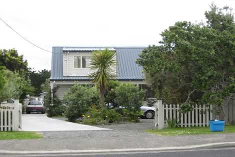 Photo of property in 1385 Whangaparaoa Road, Army Bay, Whangaparaoa, 0930
