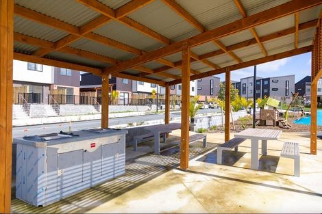 Photo of property in 8/25 Jabuka Street, Glen Eden, Auckland, 0602