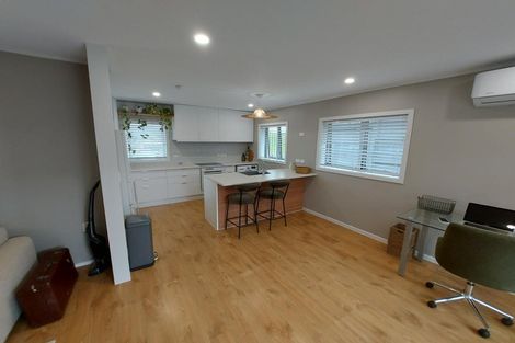 Photo of property in 1/367 Wairau Road, Totara Vale, Auckland, 0629