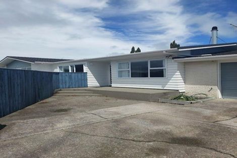 Photo of property in 76 Gray Avenue, Paraparaumu Beach, Paraparaumu, 5032