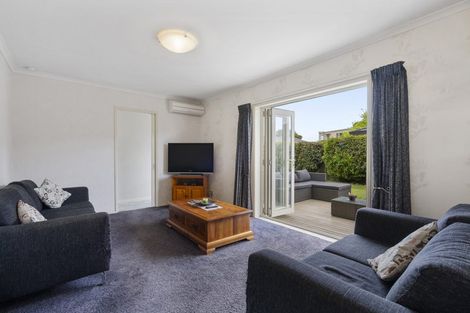 Photo of property in 430 Mangorei Road, Highlands Park, New Plymouth, 4312