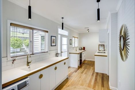 Photo of property in 5 Hooker Avenue, Hospital Hill, Napier, 4110