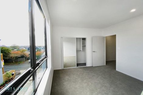 Photo of property in 588e Te Atatu Road, Te Atatu Peninsula, Auckland, 0610