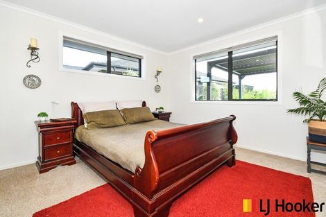 Photo of property in 14 Dame Nganeko Drive, Glenbrook, Waiuku, 2681