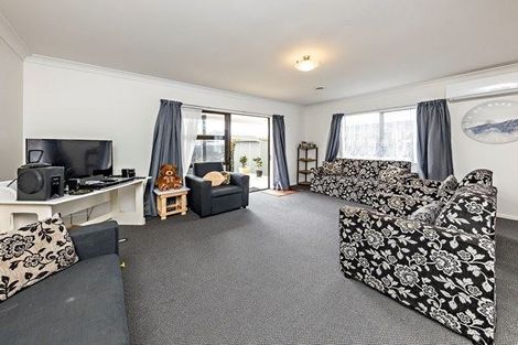 Photo of property in 2/174 Old Wairoa Road, Papakura, 2110