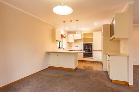 Photo of property in 2/10 Bellevue Road, Woburn, Lower Hutt, 5010