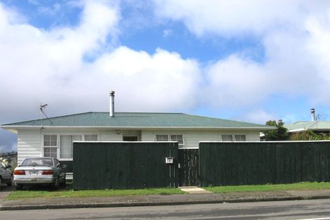 Photo of property in 9 Quigley Street, Newlands, Wellington, 6037