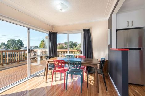 Photo of property in 15 Kelwyn Road, Kelston, Auckland, 0602