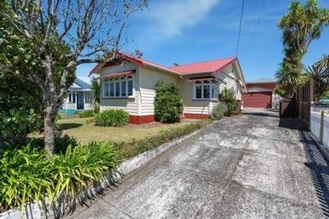 Photo of property in 8 Bernard Street, Avenues, Whangarei, 0110