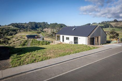 Photo of property in 9 Kapokapowai Street, Raglan, 3225