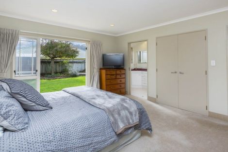 Photo of property in 4 Emerald Hill Drive, Birchville, Upper Hutt, 5018