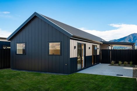 Photo of property in 11 Gillespie Street, Lake Hawea, 9382