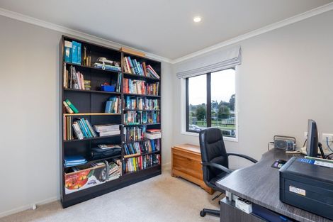 Photo of property in 38 Fernbrook Drive, Hurworth, New Plymouth, 4310