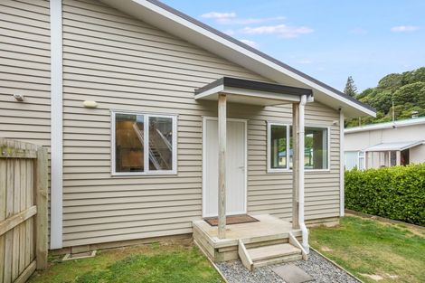 Photo of property in 1a Court Road, Tawa, Wellington, 5028