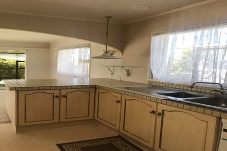 Photo of property in 6 Birdie Place, Red Beach, 0932