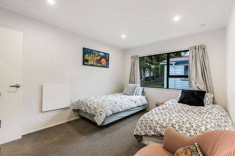 Photo of property in 1/3 Corunna Road, Milford, Auckland, 0620