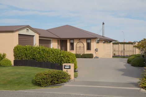 Photo of property in 6 Pemberton Drive, Amberley, 7410