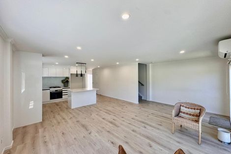 Photo of property in 64e Coxhead Road, Manurewa, Auckland, 2102
