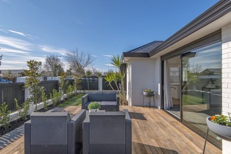 Photo of property in 10 Blighs Road, Strowan, Christchurch, 8052