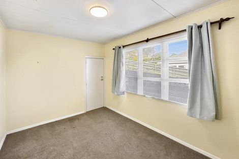 Photo of property in 216 Waddington Drive, Naenae, Lower Hutt, 5011