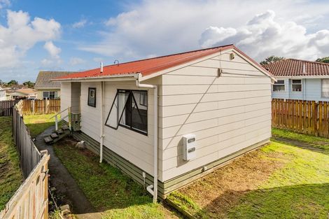 Photo of property in 2/14 Hatherley Place, Clendon Park, Auckland, 2103