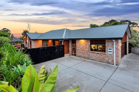 Photo of property in 48a Scott Road, Stanmore Bay, Whangaparaoa, 0932