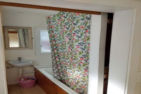 Photo of property in 199 Onepu Road, Lyall Bay, Wellington, 6022