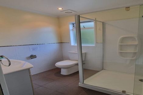 Photo of property in 28 Judkins Crescent, Cockle Bay, Auckland, 2014