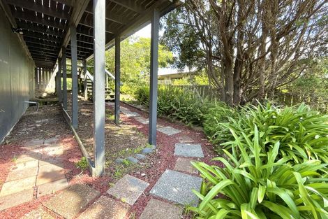 Photo of property in 10 Brian Crescent, Stanmore Bay, Whangaparaoa, 0932
