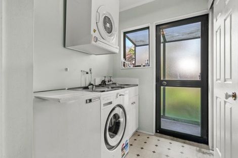 Photo of property in 209 Kaipara Road, Papakura, 2582