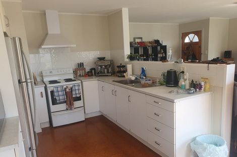 Photo of property in 1/20 Barbados Drive, Unsworth Heights, Auckland, 0632