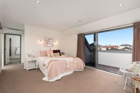 Photo of property in 369a Oceanbeach Road, Mount Maunganui, 3116