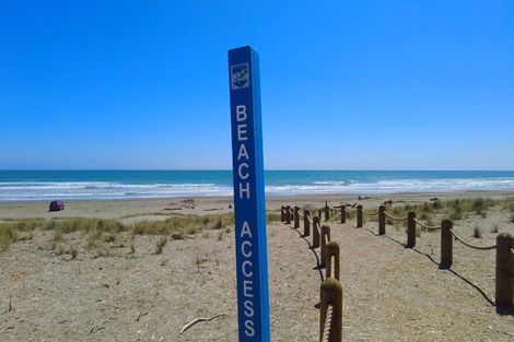 Photo of property in 628 Waitarere Beach Road, Waitarere Beach, Levin, 5510