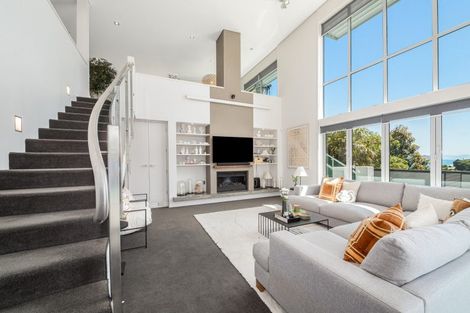 Photo of property in 32 Roys Road, Plimmerton, Porirua, 5026