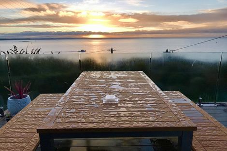 Photo of property in 16 Ward Parade, Bluff, 9814