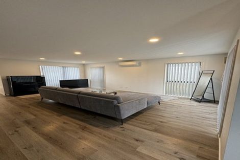 Photo of property in 27c Sunnyside Road, Sunnyvale, Auckland, 0612