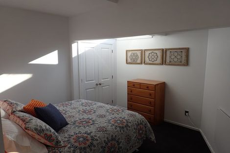 Photo of property in 17 Robieson Street, Roseneath, Wellington, 6011