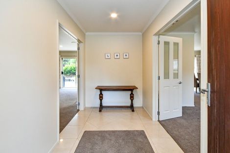 Photo of property in 5 Nita Place, The Gardens, Auckland, 2105