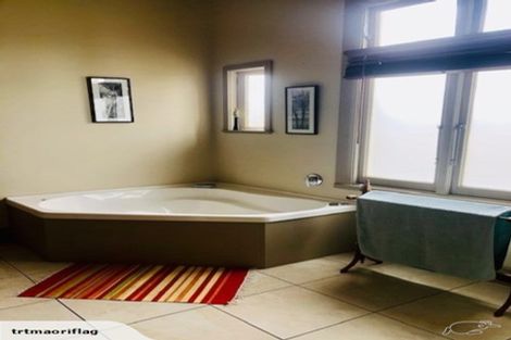 Photo of property in 92 Wood Street, Takaro, Palmerston North, 4410