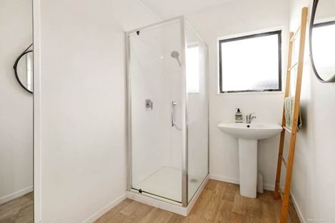 Photo of property in 5 Myrtle Street, Morningside, Auckland, 1022