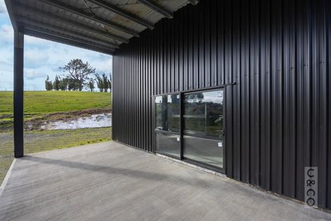 Photo of property in 22 Houkura Place, Taupaki, Henderson, 0782