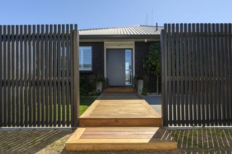 Photo of property in 100 Hamurana Road, Omokoroa, 3114